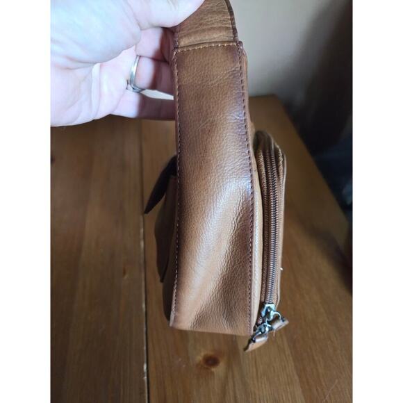 Fossil Shoulder Bag Genuine Leather Small In Size Lots Of Storage Great Bag! - Picture 5 of 9